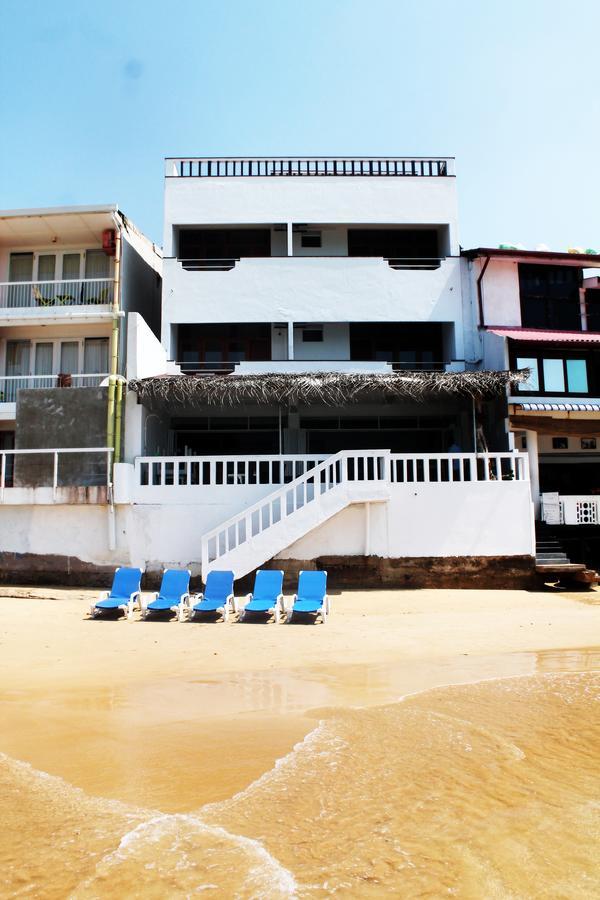 Coral Seas Beach Хиккадува Экстерьер фото