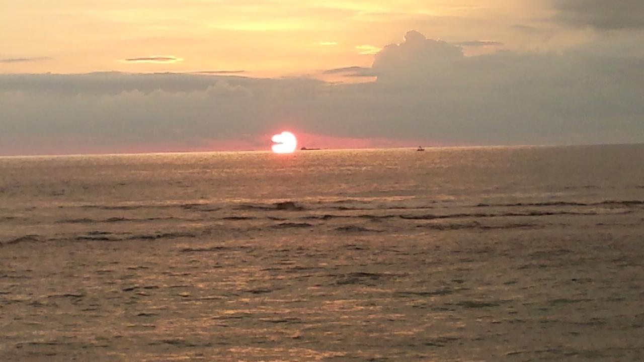 Coral Seas Beach Хиккадува Экстерьер фото
