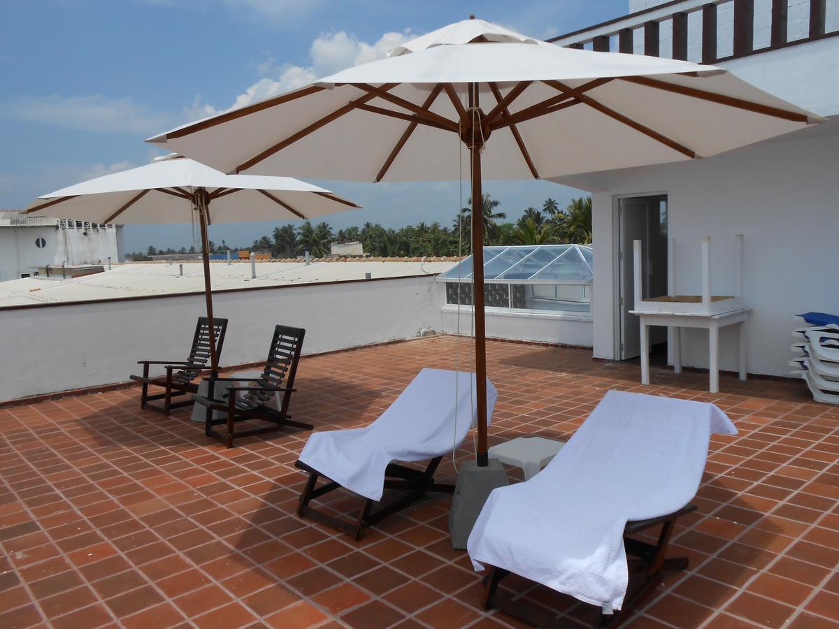 Coral Seas Beach Хиккадува Экстерьер фото