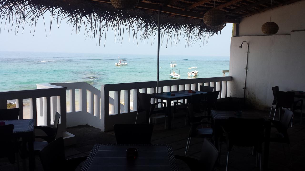 Coral Seas Beach Хиккадува Экстерьер фото