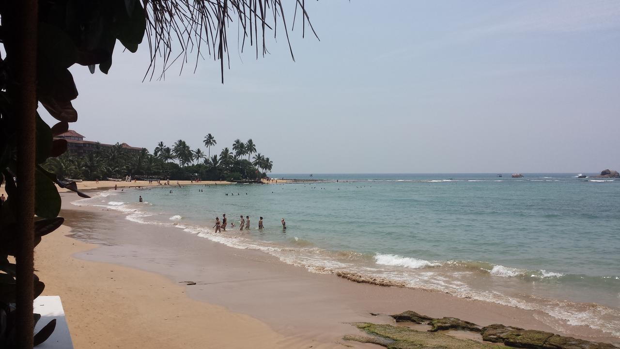 Coral Seas Beach Хиккадува Экстерьер фото